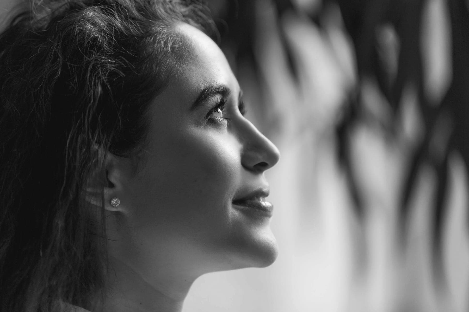 Retrato de perfil de una alumna